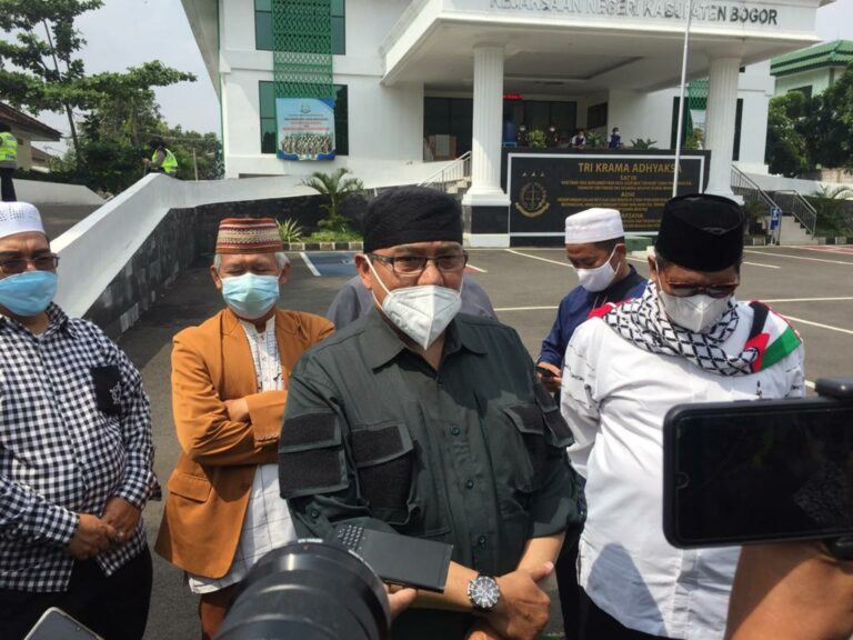 Besok Sidang, Peluhan Simpatisan Habib Rizieq Shihab Geruduk Kejari di Bogor Minta Kesetaraan Hukum