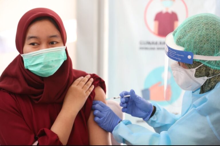 Lolos Vaksinasi Covid-19 Tahap Dua, Pecatur Medina Warda Jadi Wakil Asia di Kejuaraan Dunia Rusia