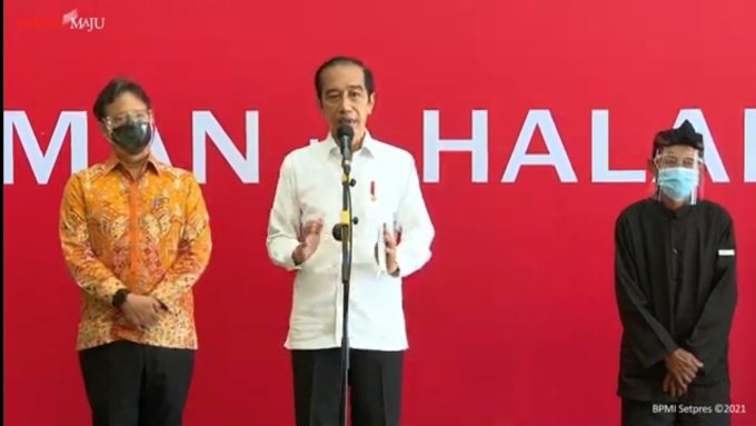 Tinjau Vaksinasi Massal di Kota Bogor, Jokowi: Semuanya Berjalan Lancar