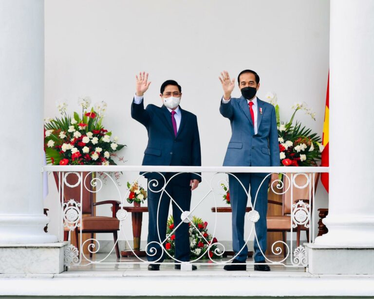 Bertemu PM Vietnam, Presiden Jokowi Bahas Isu Kesehatan Hingga Stabilitas Kawasan