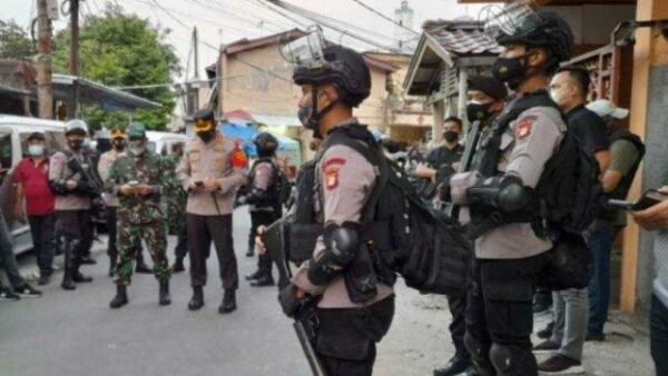 Pasca Penangkapan Munarman, TNI-Polri Geledah Bekas Kantor FPI
