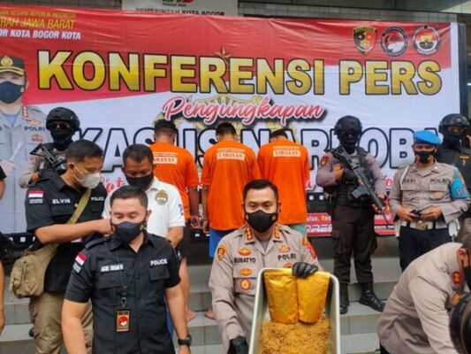 Satresnarkoba Polresta Bogor Kota Tumpas Produsen Tembakau Gorila