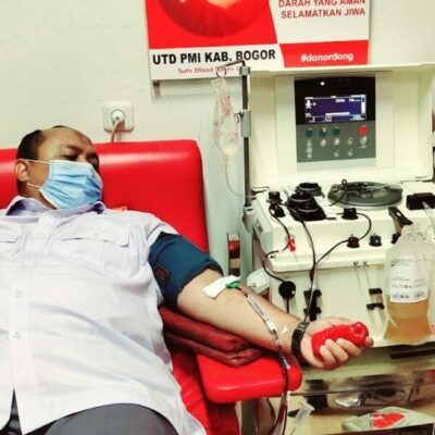Ketua DPRD Kota Bogor Atang, Buka Puasa Sambil Donor Plasma