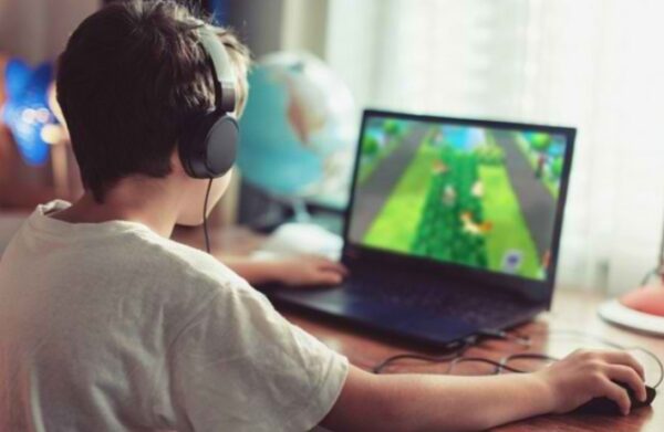 Diduga Akibat Kecanduan Game Online Seorang Siswi SMP Meninggal Dunia