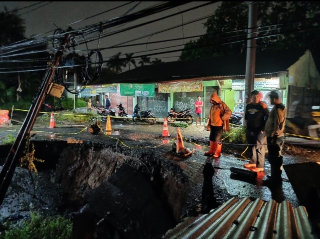 
 Bogor Diguyur Hujan Deras Semalaman, Akibatnya Terjadi  17 Titik Bencana