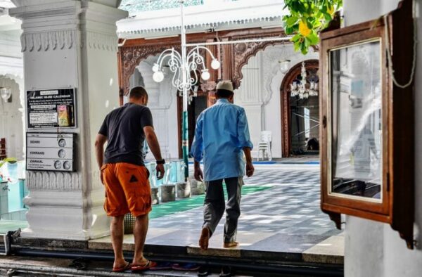 Umat Islam Diperintahkan Mendahulukan Kaki Kanan Saat Memasuki Masjid