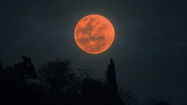 Fakta Menarik Gerhana Bulan Total Malam Ini