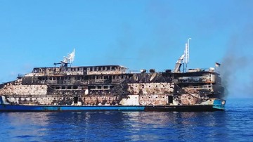 Kapal KM Karya Indah Rute Ternate Terbakar di Tengah Laut