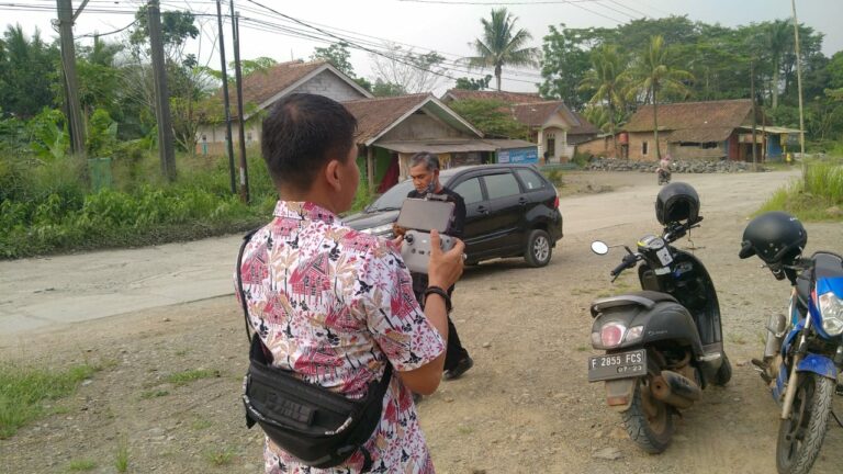 Viral Aksi Nyeleneh Photo Shoot Mahasiswa, Dinas PUPR Kabupaten Bogor Turun ke Jalan