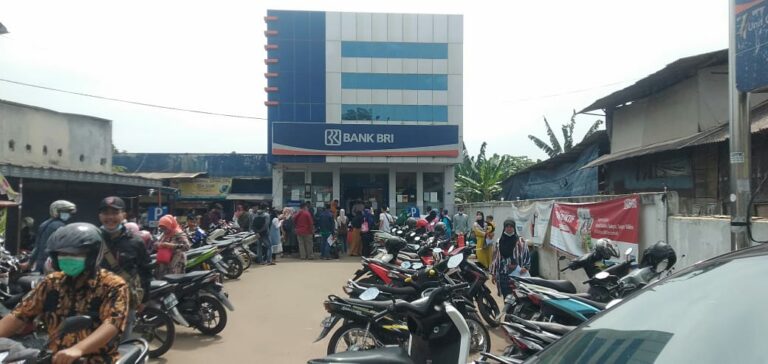 Diduga Pungli, Pembagian BPUM Bank Biru Jadi Polemik