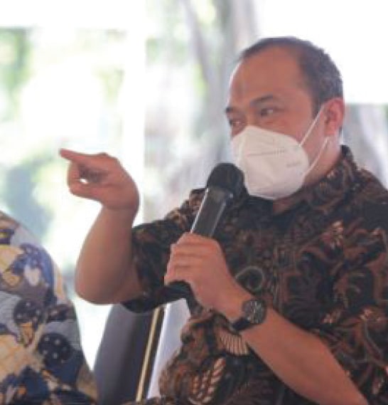 Iwan Suryawan Tuding Kebijakan Ridwan Kamil yang Setengah-Setengah