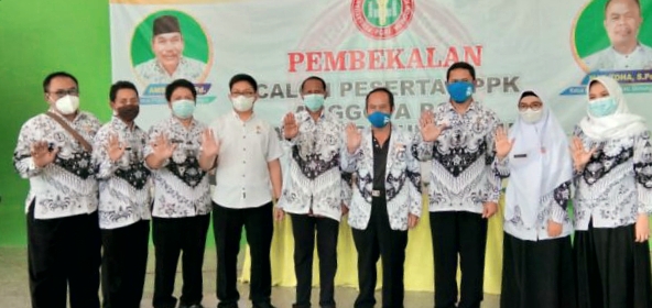 Jelang CPNS, PGRI Kecamatan Gunung Putri Beri Sosialisasi Pembekalan Guru Honorer