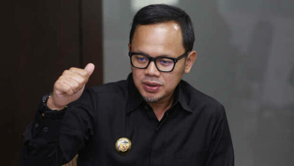 
 Wali Kota Bogor Bima Arya resmi mengeluarkan Surat Edaran dengan Nomor 440/3097-Huk.HAM tentang Perpanjangan Kesembilan Pembatasan Kegiatan Masyarakat Berbasis Mikro.(foto. Istimewa/Bogordaily.net)