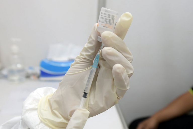 Pemerintah Mempercepat Vaksinasi Berbasis Risiko