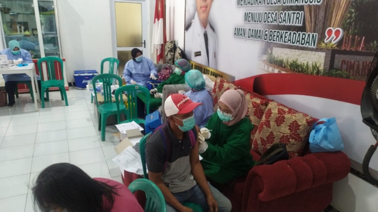 Desa Cimanggis Terima Ribuan Dosis Vaksin