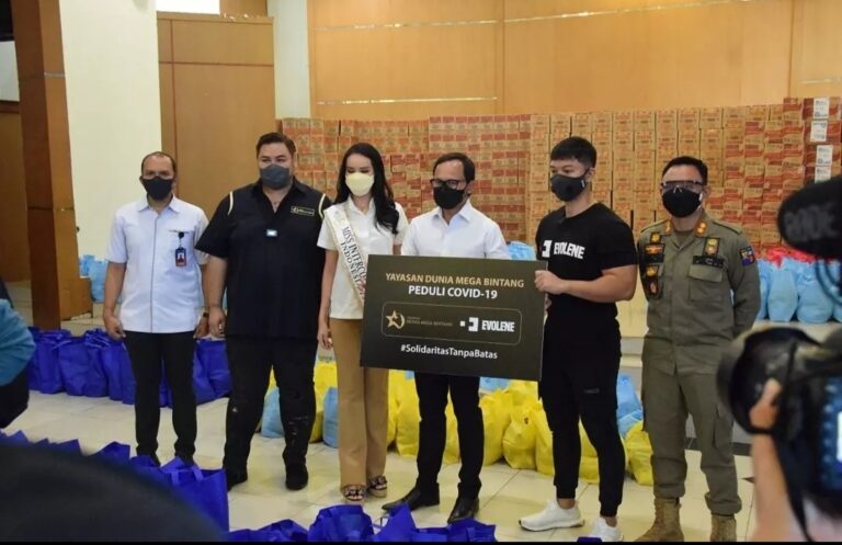 Pemkot Bogor Terima 200 Paket Dari Ivan Gunawan dan Yayasan Dunia Mega Bintang dan Evolene