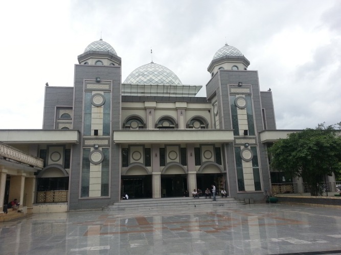Ditutup, Sejumlah Masjid Tidak Menggelar Salat Idul Adha