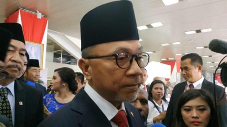 Mendag Zulkifli Hasan Bagi-bagi Minyak Goreng Gratis di Lampung Tapi Dinyinyirin Netizen