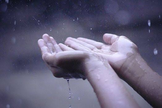 7 Doa yang Diamalkan Rasulullah saat Hujan Lebat, Beserta Artinya