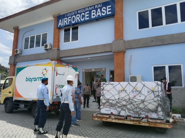 Pemerintah Jepang Berikan 173.200 Dosis Vaksin AstraZeneca untuk Bali