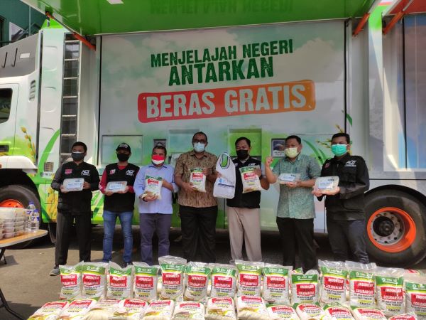 Nakes RS Ummi Diganjar 1.100 Paket Makan Siap Saji dan 1,8 Ton Beras
