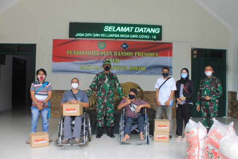Dandim 0606 Kota Bogor Beri 100 Paket Sembako Kepada Penyandang Disabilitas