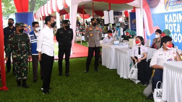Jokowi Pantau Pelaksanaan Vaksinasi Kolaborasi Kebangsaan di Bogor
