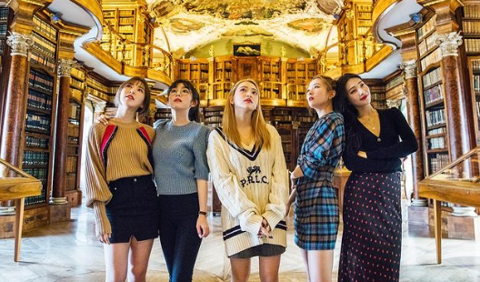Seminggu Albumnya Laris Terjual 207.399 Kopi, Red Velvet Menggebrak Dunia