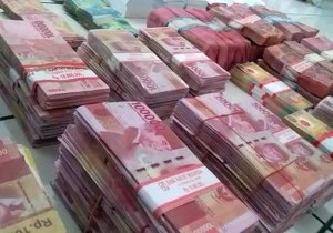 
 Diringkus, Komplotan Dukun “Mbah Jamrong” Pengedar Uang Palsu di Bogor!