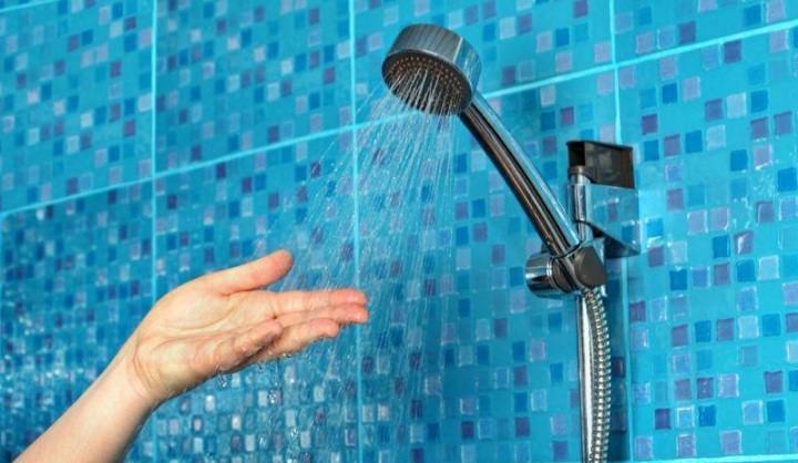 Simak! Ketahui Efek Samping Mandi Air Panas dari Shower