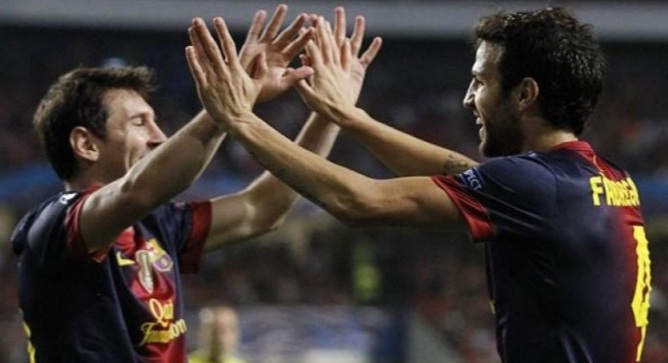 Bersaing, Fabregas Nantikan Beradu dengan Messi di Ligue 1 Prancis