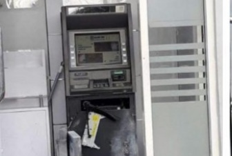Kocak, Niat Bobol Mesin ATM Malah Tersangkut dan Harus Diselamatkan