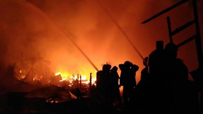 Gudang Mebel di Pulogadung Hangus Terbakar, Kerugian Capai Rp500 juta