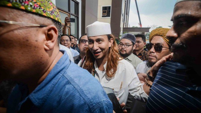 Kuasa Hukum Ryan Jombang Ancam Laporkan Habib Bahar ke Polisi, Tapi…