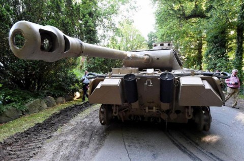 
 Tank Panther bekas Perang Dunia II