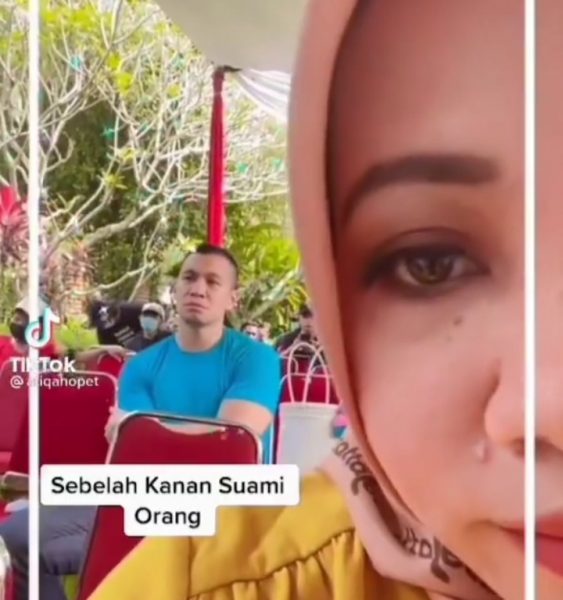 Dikepung Aktor Tanah Air, Video Emak-emak Ini Viral di Sosmed