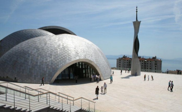 Unik! Masjid di Kroasia Ini Seperti Kapal Luar Angkasa