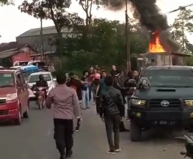 
 2 Ormas bentrok di perbatasan Cianjur-Sukabumi.(Istimewa/Bogordaily.net)