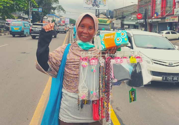 Yuk Bantu Perjuangan Ibu Tuti Sekolahkan Anaknya Bersama ACT Bogor