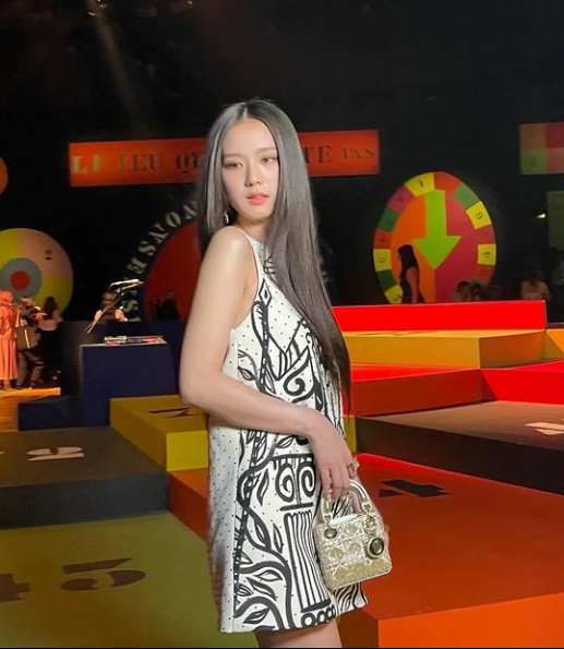 Jisoo BLACKPINK Tampil Mempesona Dalam Acara Dior Spring/Summer 2022 Show