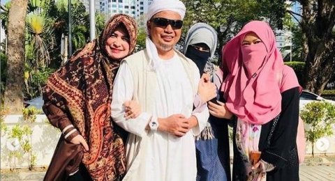 Waduh! Istri Ketiga Mendiang Ustaz Arifin Ilham Tak Tercantum Sebagai Ahli Waris, Kenapa Ya?