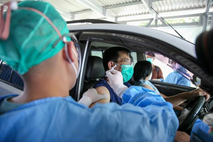 Mabes TNI & Jasa Marga Gelar Vaksinasi Drive Thru di Tol Jagorawi