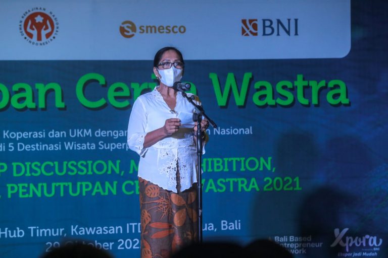 Cerita Wastra 2021 Latih 1.000 Pengrajin Kain Tenun di Indonesia untuk Hasilkan Produk Bernilai Jual Tinggi