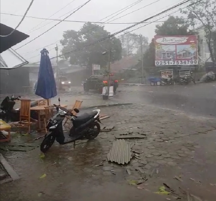 Waspada, Kota Bogor Hujan Petir Hari Ini