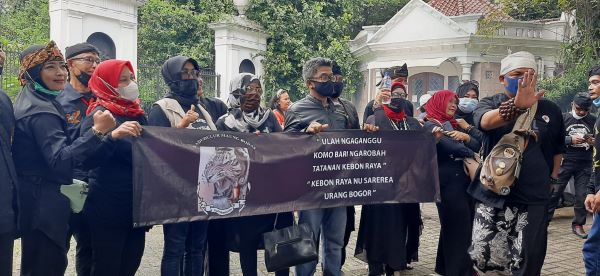 Unjuk Rasa di Depan Pintu 1 KRB, Budayawan Kota Bogor Tolak Pertunjukan Glow