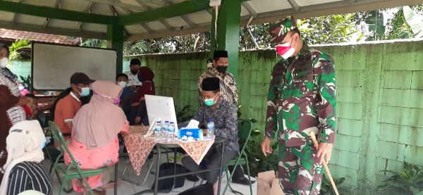 Danrem 061/SK Tinjau Vaksinasi di Ponpes Rumah Qur’an Umar Bin Khattab
