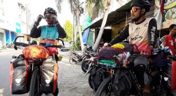 Nekat! Ingin Ibadah Haji, Dua Pemuda Gowes Sepeda ke Tanah Suci Mekkah