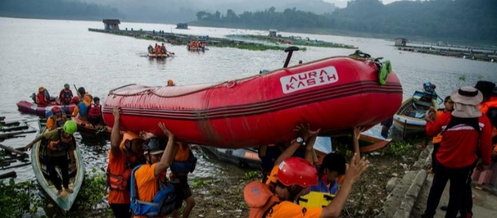 22 Wisatawan Berhasil Dievakuasi, Setelah Terjebak di Waduk Jatiluhur