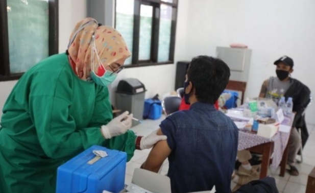 Mendikbudristek Ingatkan Kepala Daerah Prioritas Akselerasi Vaksinasi PTK