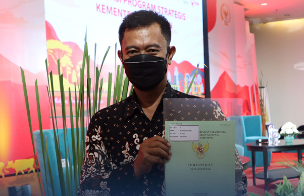 Sertipikat Tanah di Tangan, Kebahagiaan di Hati Masyarakat Kota Bogor